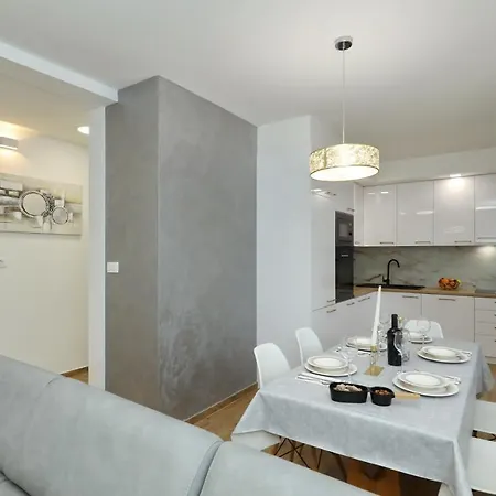 Apartment And Room Mare * Zadar