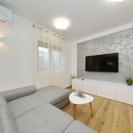 Apartment And Room Mare Apartment *