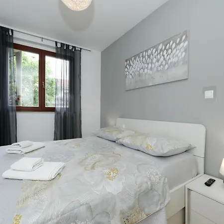 Apartament And Mare *