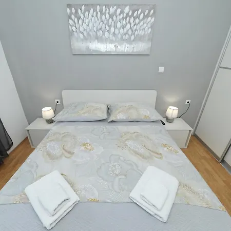 Apartament And Mare *