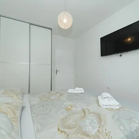 Apartment And Room Mare Apartment Zadar