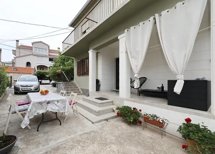 And Mare * זאדאר